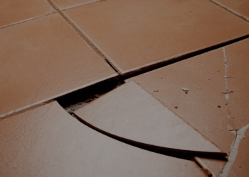 Una pareja va a juicio por causar daños en el piso del que fue desahuciada en Oviedo