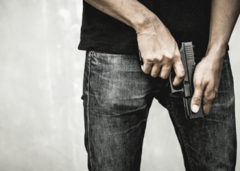 Detenido en Gijón un hombre tras apuntar con un arma simulada a su casero en la cabeza