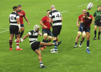Selección española de rugby frente a los Barbarians