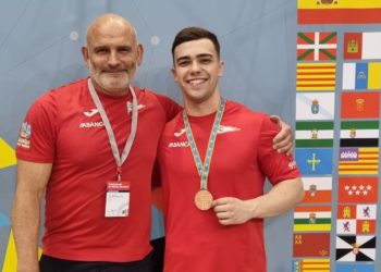 La halterofilia gijonesa se acostumbra a tocar medalla