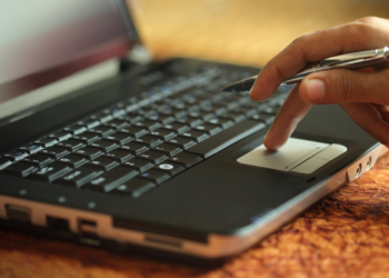 Piden 3 años de cárcel para el acusado de estafar 36.000 euros al padre de su pareja