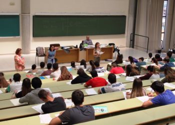 Los estudiantes asturianos pagarán 145 euros por la EBAU frente a los 63 de Galicia