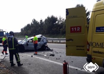 Un fallecido y tres heridos en un accidente en la A-8 a la altura de El Franco