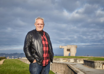 El director de casting gijonés, Iván Armesto, busca «al doble de Julio Iglesias»