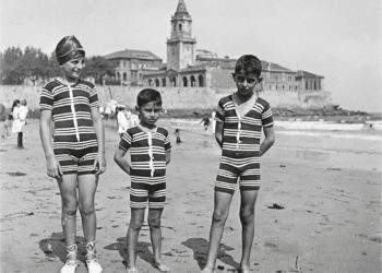 Bañistas gijoneses en los años 20