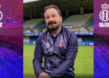 Emilio Cañedo (Real Avilés): «Le canto El Chalaneru a mis hijos para dormir, aunque si me oyera Chus Pedro me mataría»