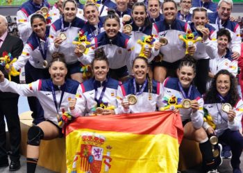 Paula Valdivia, del Balonmano La Calzada, medalla de Oro en los Juegos del Mediterráneo