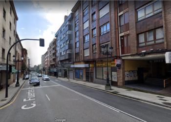 La Fiscalía del Principado pide 2 años de cárcel para el acusado de amenazar a un hombre con un cuchillo en Oviedo