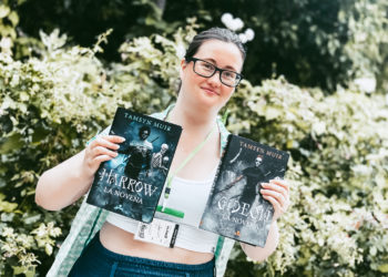 Tamsyn Muir: “¿Quién no querría ver su trabajo en una serie o en una película en el cine?”