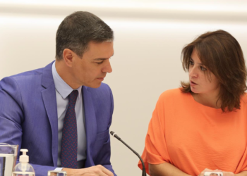 Sánchez agradece a Lastra su «compromiso» y la califica como «socialista ejemplar»: «Seguiremos trabajando juntos»