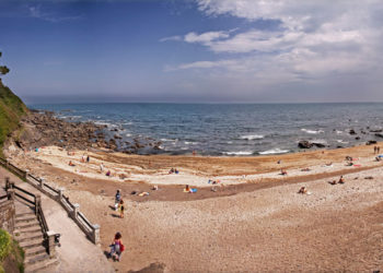 Muere ahogado un hombre en la playa de La Atalaya, en Ribadesella