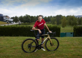 Samuel Sánchez: «El que quiere ser ciclista en Asturias no se puede quedar»