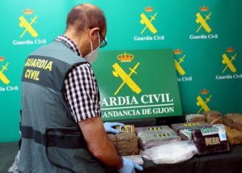 La Guardia Civil desarticula un centro de almacenamiento y distribución de drogas en Asturias
