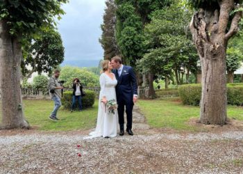 El portavoz forista Adrián Pumares contrae matrimonio con Silvia Rodríguez en Salas