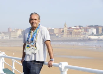 Adrián R. Huber: «En la maleta de los Juegos Olímpicos no falta una camiseta del Sporting y banderas de Asturias»