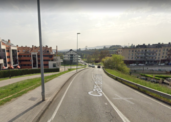 Este martes se corta un carril de la carretera de La Coría por obras