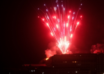 FOTOS | Gijón recupera el calor de sus fuegos