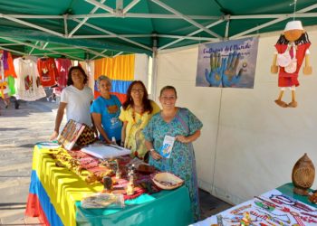 Se presenta el programa ‘Culturas del Mundo’ en la plaza Mayor