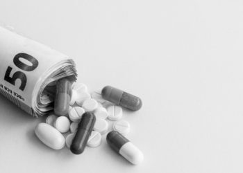 Detenida en el Aquasella una mujer de 24 años por tráfico de drogas