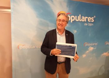 Pablo González (PP) afirma que los asturianos «no quieren usar, y menos que nos impongan, una lengua de diseño», en referencia a la llingua