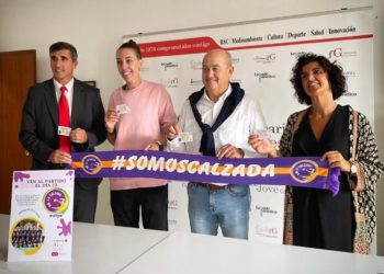 Funeraria Gijonesa y la Unión de Comerciantes llenan la grada del Motive.co Gijón impulsando el comercio local