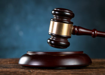 A juicio un joven acusado de darle un puñetazo a un compañero de clase en Laviana porque no se callaba en un examen