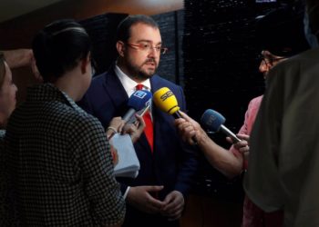 Barbón: “Había consensuada una candidata, pero desde Gijón se decidió romper el consenso”