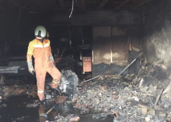 Un herido en el incendio de una vivienda donde se ubica una carpintería en Cabranes