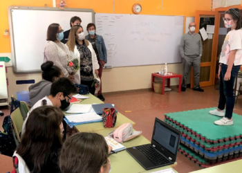 Educación argumenta que la directora del colegio Miguel de Cervantes, que dimitió, pedía un «trato diferencial»