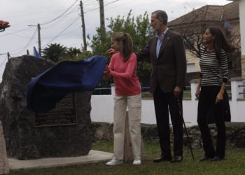 El Rey destaca que «la mejor Asturias» está «orgullosa» de sus raíces a la vez que «mira al futuro»