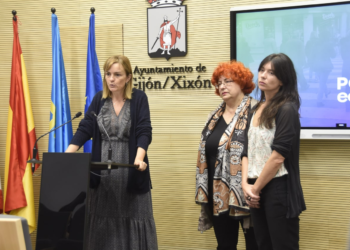 Covadonga Tomé (Podemos): “Quirón viene a Asturies porque la sanidad pública no está siendo capaz de atender a los asturianos”