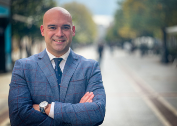 Jesús Martínez (Foro): «Ni Barbón ni Ana González tienen peso para alzar la voz ante unas cuentas que dan de nuevo la espalda a Asturias y a nuestra ciudad»