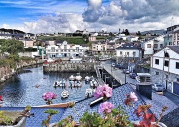 El Ayuntamiento de Navia y el Colegio de Arquitectos de Asturias firman un convenio de colaboración