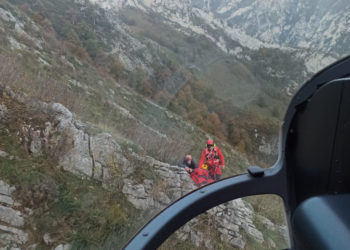 Rescatado en helicóptero un grupo de 12 senderistas en Ponga