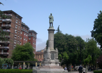 Piden un año de prisión para un hombre por masturbarse delante de un parque de niños