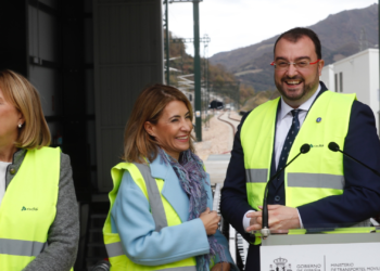 Galería: Barbón destaca el «hito histórico» en el primer viaje en tren por la Variante de Pajares