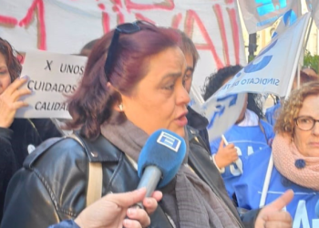 Técnicos de enfermería reclaman frente a la Junta condiciones «dignas» de trabajo