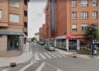 A juicio un conductor por atropellar a un hombre en silla de ruedas en un paso de peatones de Oviedo