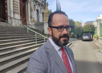 Vox propone en la Junta General que baste la palabra del ganadero para cobrar ayudas por daños del lobo