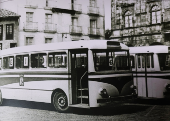 Los primeros buses urbanos de Gijón
