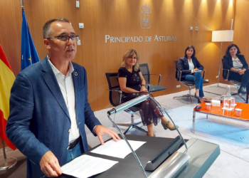 Salud pondrá en diciembre la guía de prevención del suicidio a disposición de los centros educativos