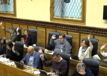 El Pleno Municipal aprueba la reprobación de Olmo Ron como presidente de Emulsa por su «nefasta» gestión