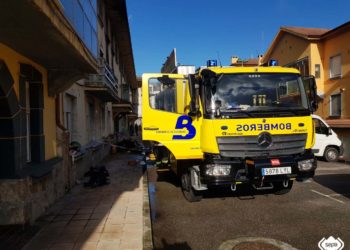 Un incendio provoca dos heridos en una vivienda de Avilés