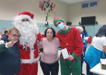 Papá Noel visita el Sanatorio Marítimo, que recupera la alegría navideña tras la pandemia