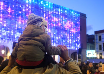 Galería | La Navidad ya ilumina Gijón