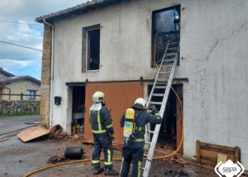 Sofocado un incendio en una casa del Barrio de Argüerín, en Argüero, Villaviciosa