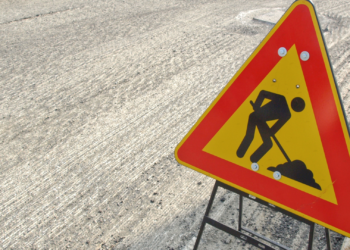 El acusado de atropellar a un operario con una señal de ‘stop’ se enfrenta a 2 años de cárcel