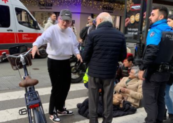 Un ciclista atropella a una mujer en la calle Donato Argüelles
