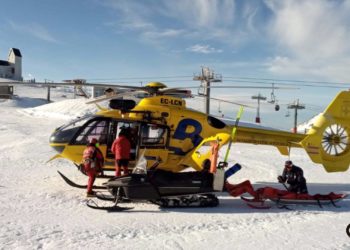 Evacuada en helicóptero una esquiadora que se cayó en la estación de Valgrande-Pajares