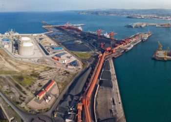 Enagás pide autorización para un vertido en el puerto de Gijón